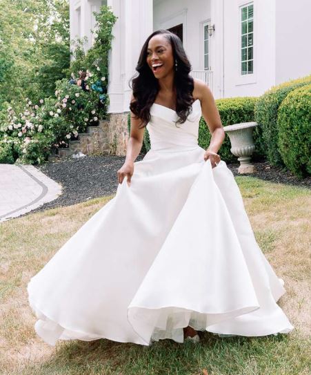 Bad example: Dress Lifted